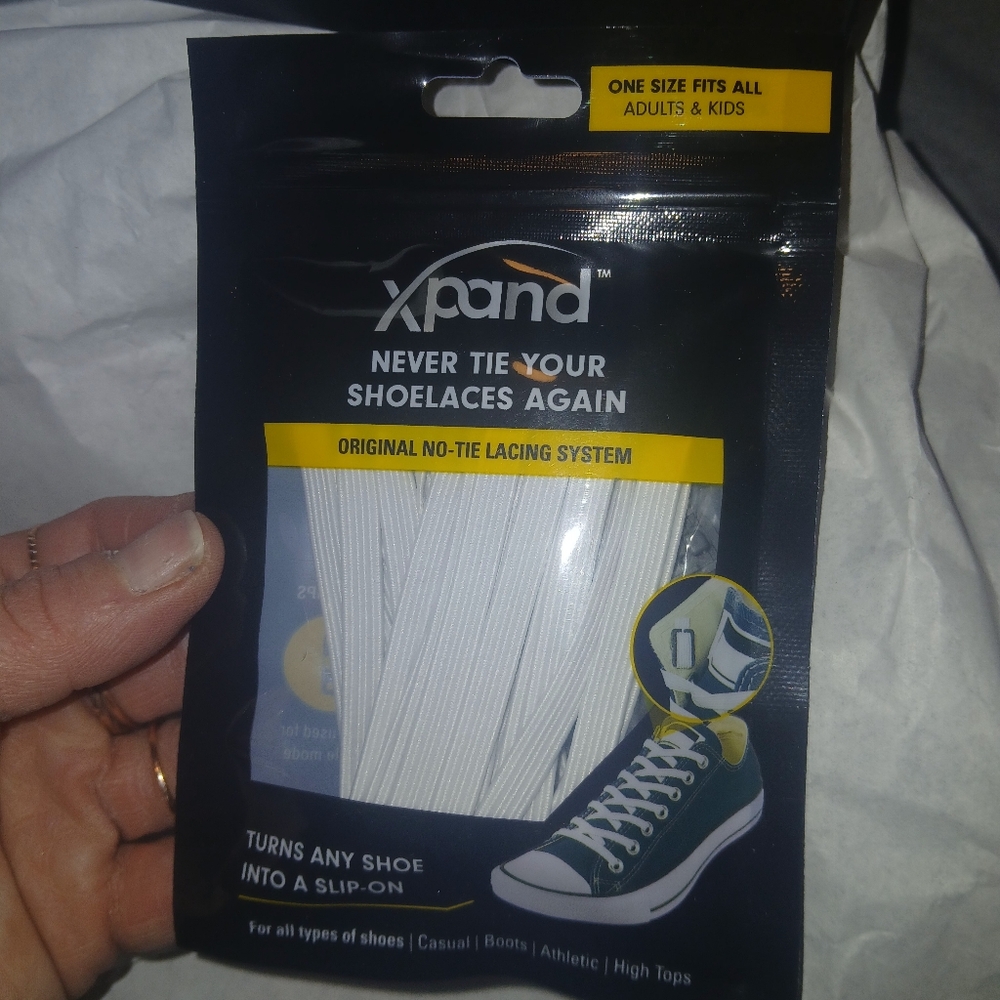 ☆ BRAND NEW, Never Worn, SZ 9 Womens Converse low tops ☆ - Picture 5 of 7